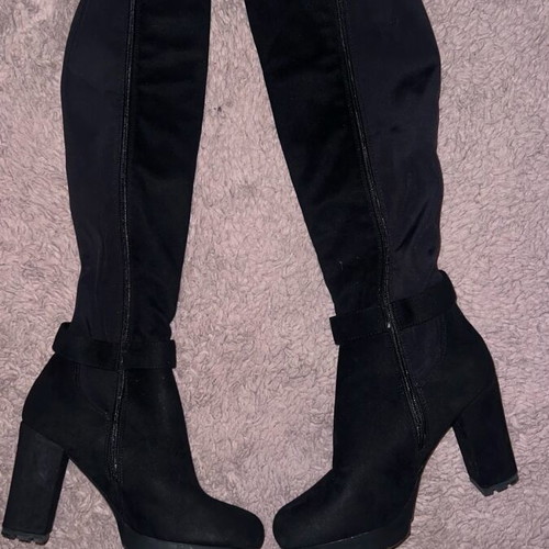 Black boots like new, size 40, knee-high