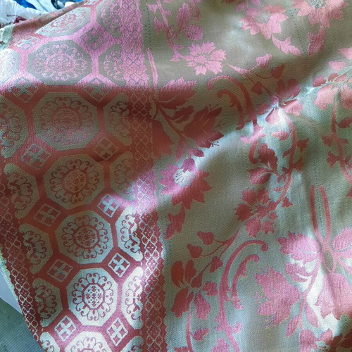 Brocade tablecloth like new, 2.20×1.90, reversible