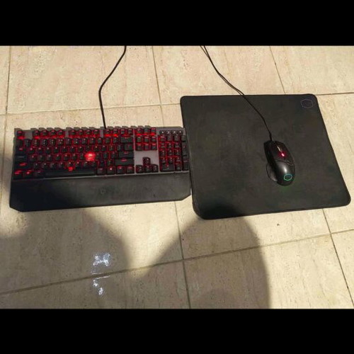 Cooler Master gaming bundle μεταχειρισμένο με πληκτρολόγιο MK750, ποντίκι MP510 και mousepad