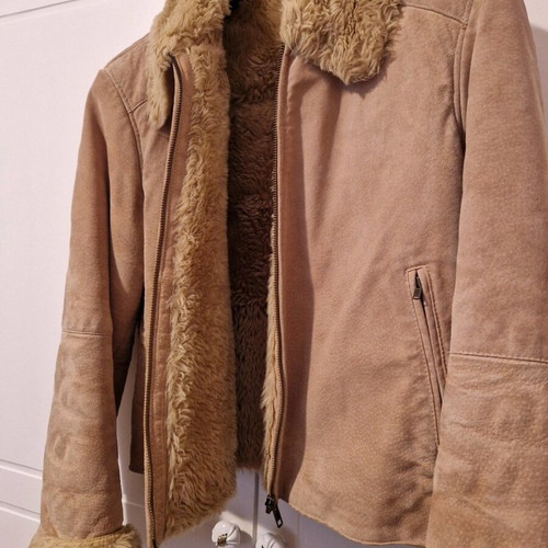 Women's leather mouton coat beige like new, size Medium-Large