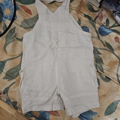 Baby romper shorts linen type like new, size 3-6 months white