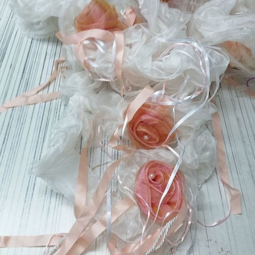 Decorative handmade fabric flowers new, 58 pieces