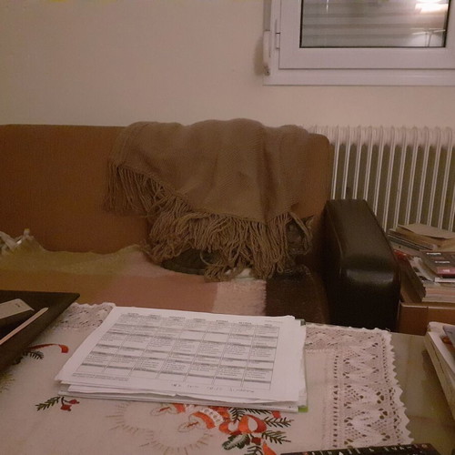 Διθέσιος και τριθέσιος καναπές μεταχειρισμένοι με αποθηκευτικό χώρο και κρεβάτι