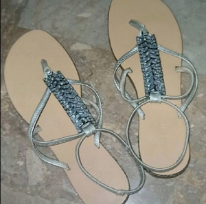 ΩΣ 18/7: Δερμάτινα σανδάλια Nine West