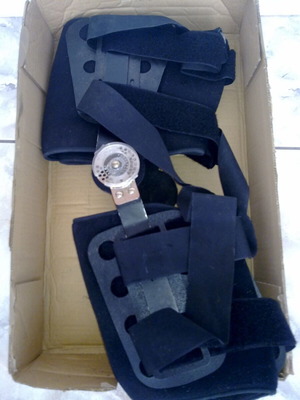 Adjustable Knee Brace with Goniometer like new