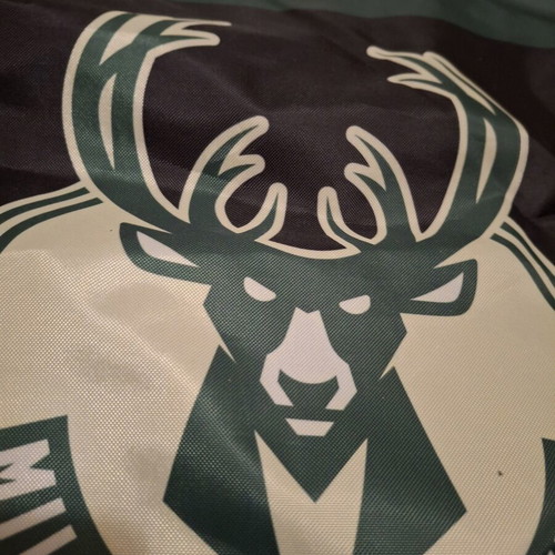 Milwaukee Bucks Back Me Up Shoe Bag new with tags