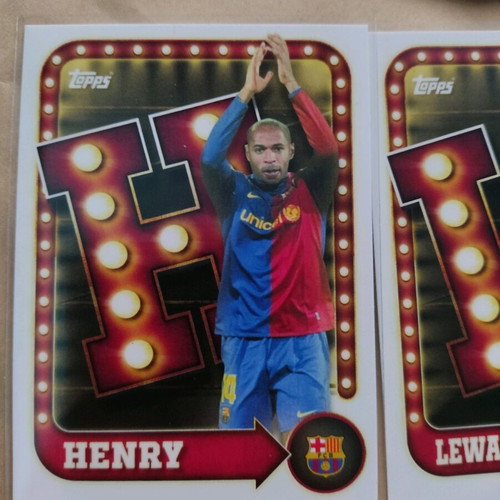 Topps Barcelona 2025-2026 lot of 27 cards like new