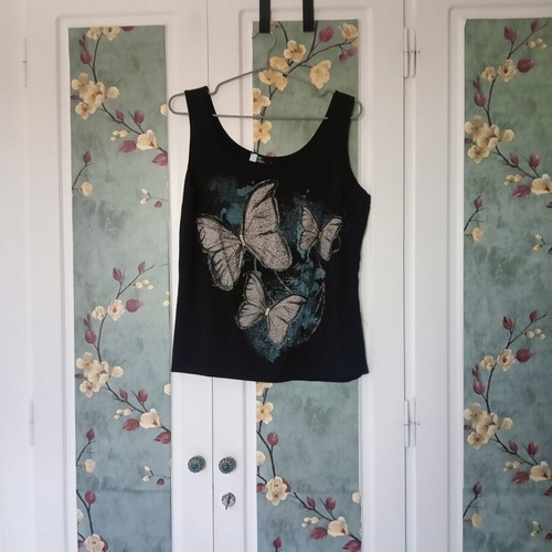 Derpouli Late Edition black top with butterflies like new
