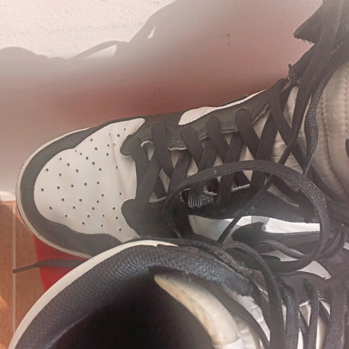 Nike Dunk High used, size 42, black and white