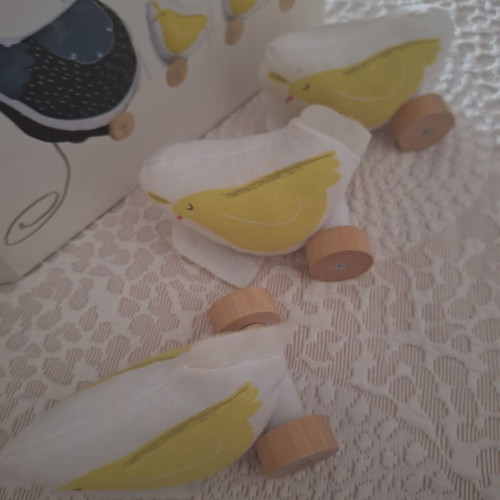 Manhattan Toy Farmer's Market Chicken Pull Toy used