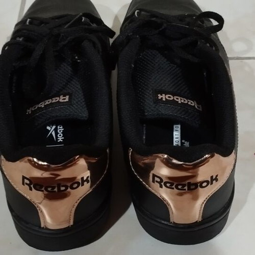 Reebok women's athletic shoes used, size 40, black and gold