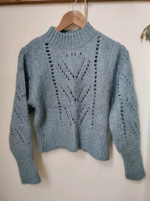 Zara sweater like new, blue with patterns, size M
