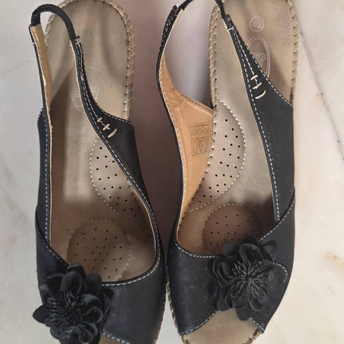 Sunshine leather peep toe wedged sandals, size 42, black