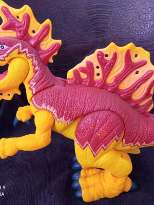 ГОЛЯМ ДИНОЗАВЪР ОТ MATTEL ДО 2005 С КОД J4508 С ДВИЖЕНИЕ В МНОГО ДОБРО СЪСТОЯНИЕ!!!