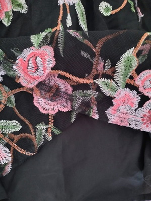 Floral top Shein like new, summer embroidered design