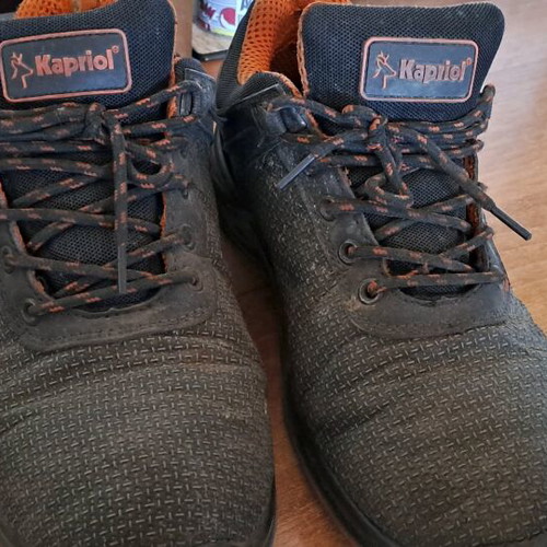 Men's work shoes used, size 42, athletic style