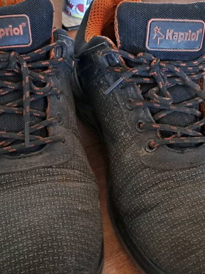 Men's work shoes used, size 42, athletic style
