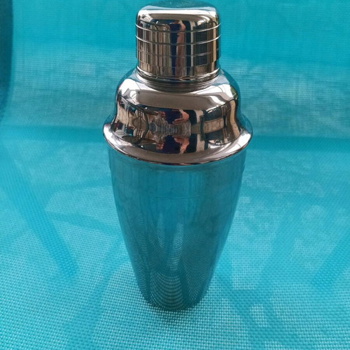 Stainless steel shaker 250ml like new