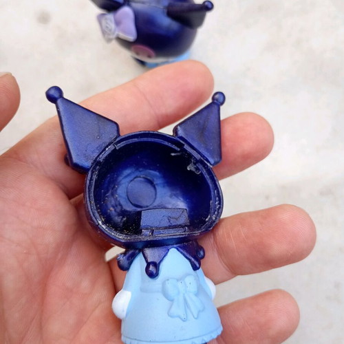 Kuromi figures used, pack of 2 with damage