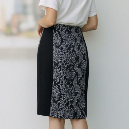 Michael Kors Black Skirt with Snake Print Details like new, Size M