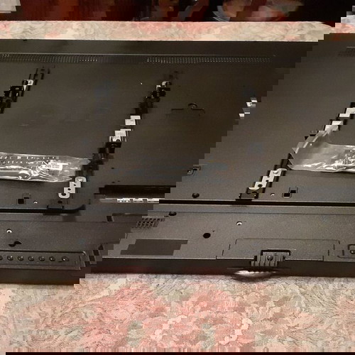 Οθόνη monitor LG 55SM5KE 55 ιντσών σαν καινούργια με τηλεκοντρόλ και βάση τοίχου