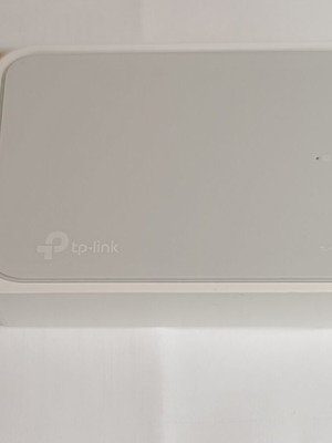 TP-Link TL-SF1005D 5-Port 10/100Mbps Switch used