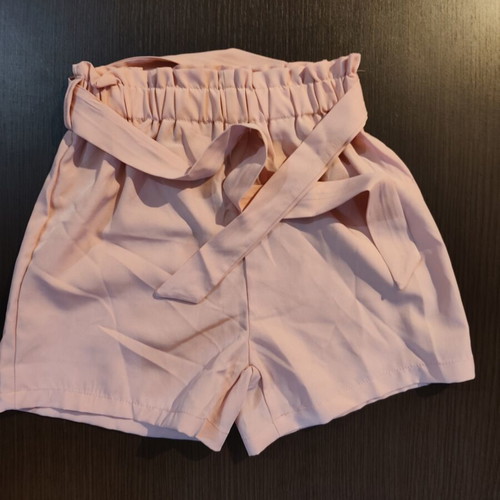 Set of 2 girls' shorts with belt like new, size 130 (7-8 years)