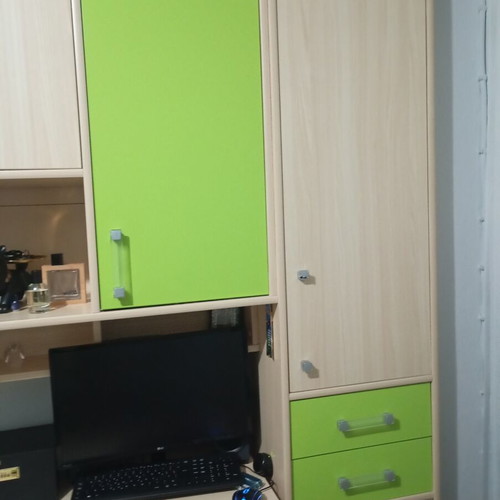Office furniture set with multiple storage compartments