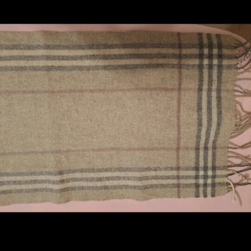 Burberry scarf like new, 50% cashmere 50% wool, grey beige