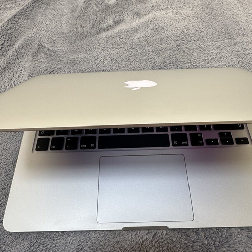 MacBook Pro Retina Display 13.3” Silver, 16GB RAM, 500GB SSD