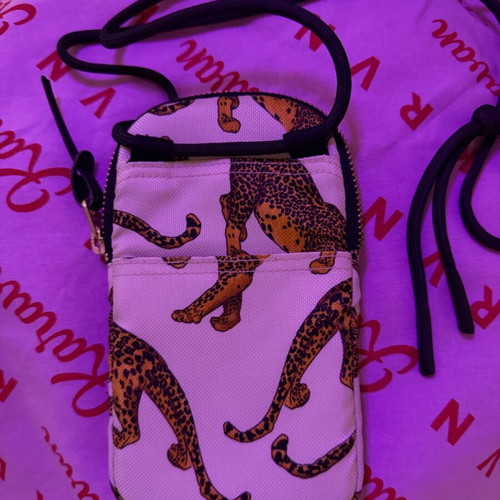 WOUF phone case like new made of woven material