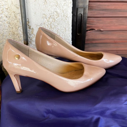 Nude pumps size 38 used with worn leather