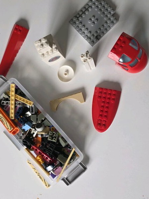 Various Lego pieces like new