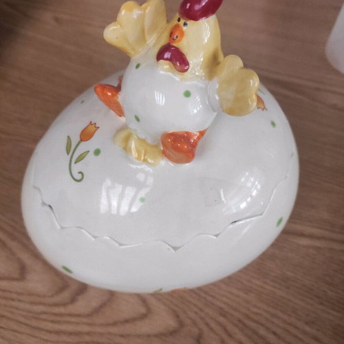 Ceramic Easter egg decoration