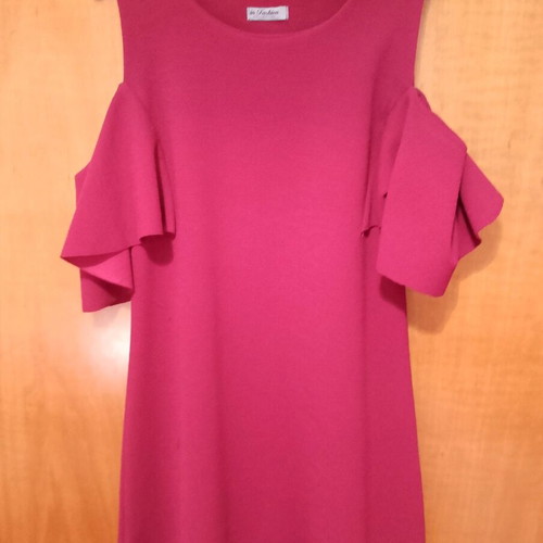 Dress with cold shoulders, burgundy, like new, winter mini