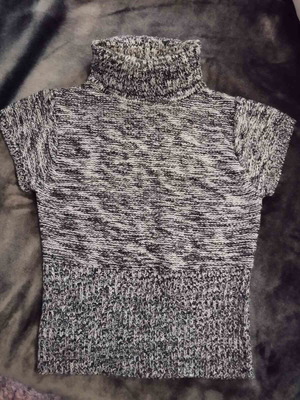 Wool blouse with shiny knit like new