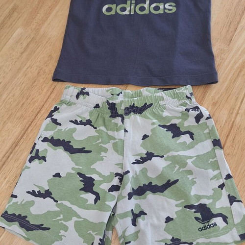 Adidas kids sports set for boys 3-4 years used, camo