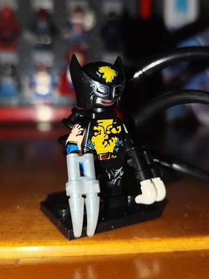 Venomized Wolverine figure like new with accessories