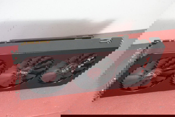 Видеокарта GTX 1070 Ti 8GB Asus ROG Strix (custom shroud)