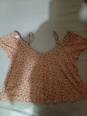 Summer T-shirts like new, sizes XS and S, white and turquoise