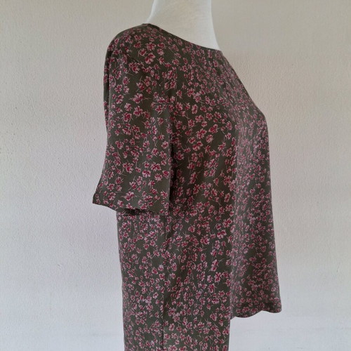 Benetton blouse size M like new, multicolored