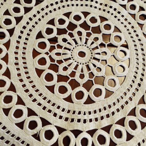 Handmade tablecloth 80 cm diameter like new