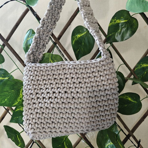 Knitted shoulder bag with macrame yarn new, beige