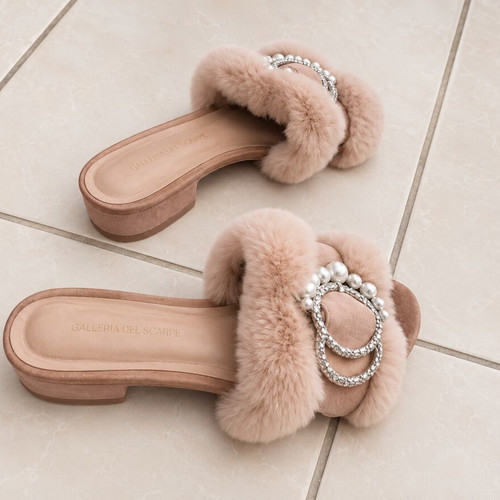 Galleria di Scarpe leather mules with fur and pearls size 39 like new