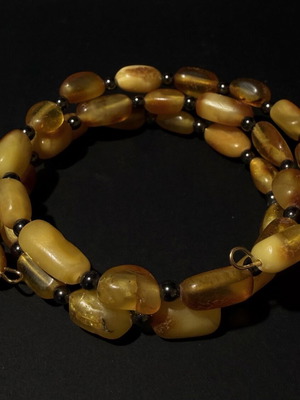 Baltic Amber Bracelet with Memory Wire, new, 3 rows