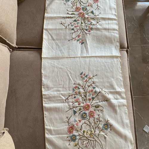Tsevres with gold thread from Ioannina like new