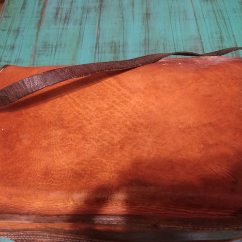Elta leather bag used, dimensions 33x43 cm