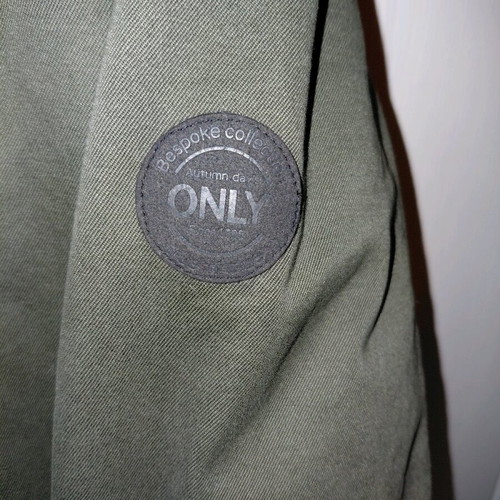 Only women's parka like new, khaki color, size M