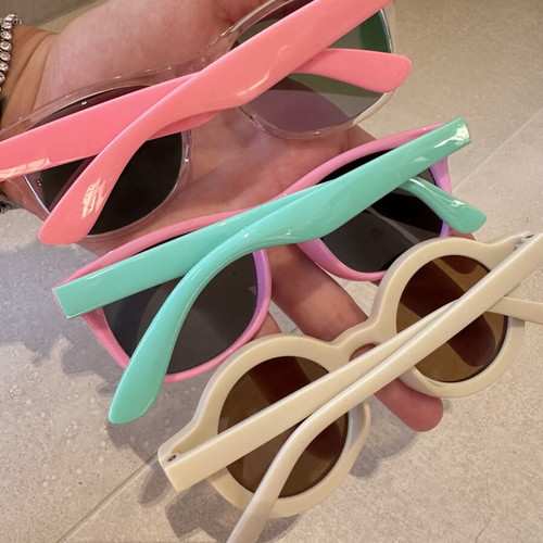 Children's sunglasses like new, set of 3