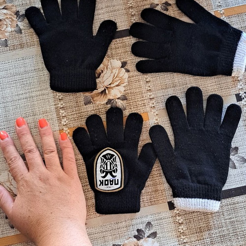 Gloves with PAOK name like new, black and white, for 10-14 years old